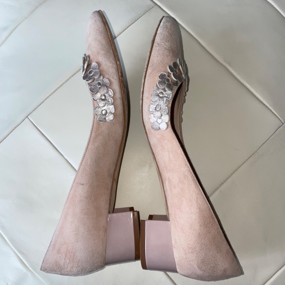 Manolo Blahnik Beige Suede Leather Metallic Flower Lista 30 Heels, Size 37 - Picture 7 of 10